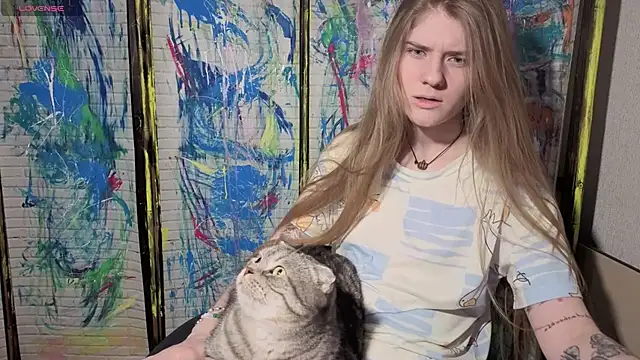 Adell Love online show from 22, 4, 2026