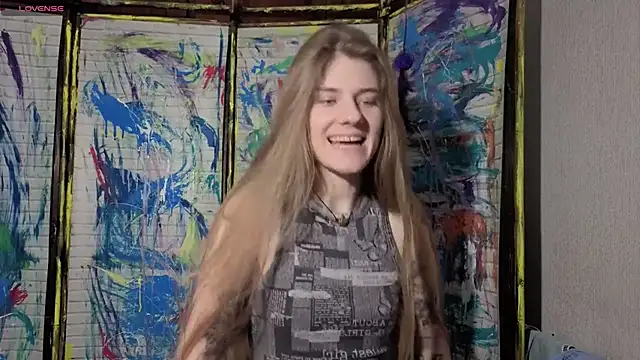 Adell Love online show from 25, 4, 2026