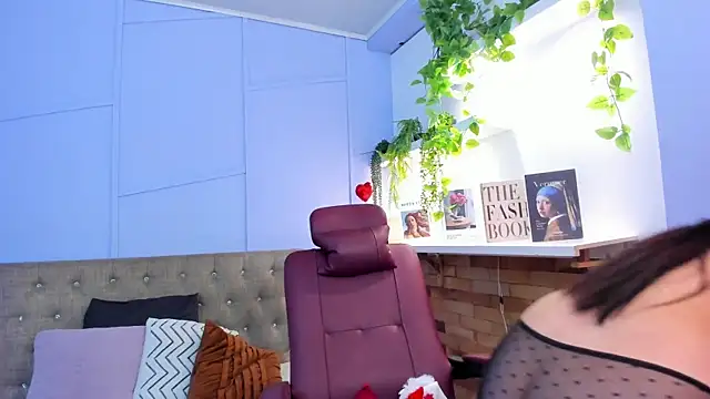 lourenfox online show from 17, 12, 2025