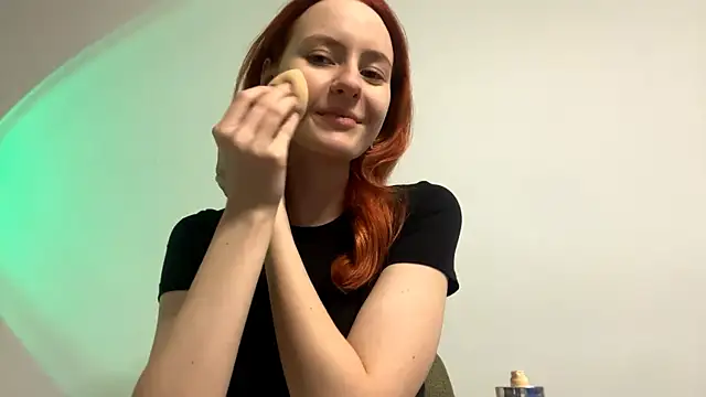 Snapshot of PerryVinti chatting on 29, 11, 2025 PerryVinti online show from 29, 11, 2025