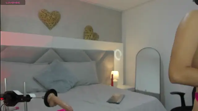 Snapshot of Valery_jame chatting on 5, 2, 2026 Valery jame online show from 5, 2, 2026