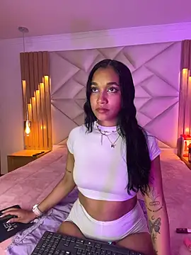 Snapshot of coraline_vera chatting on 29, 4, 2026 coraline vera online show from 29, 4, 2026