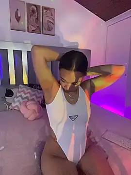 Snapshot of coraline_vera chatting on 15, 5, 2026 coraline vera online show from 15, 5, 2026