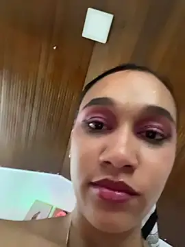 Snapshot of coraline_vera chatting on 28, 5, 2026 coraline vera online show from 28, 5, 2026