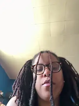 Hazel eyeddemonx online show from 29, 3, 2026