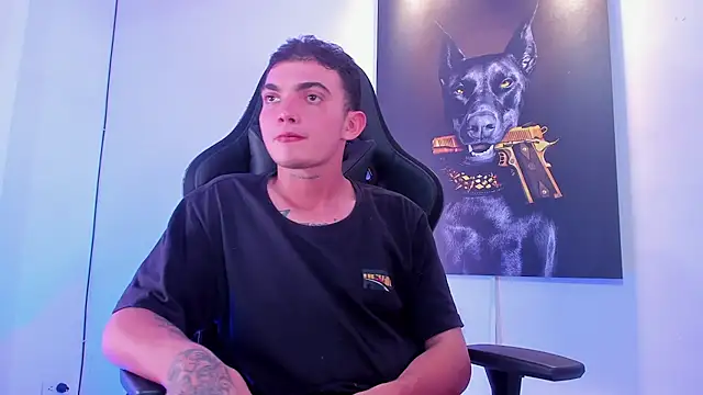 Snapshot of m0ntana777 chatting on 28, 11, 2025 m0ntana777 online show from 28, 11, 2025