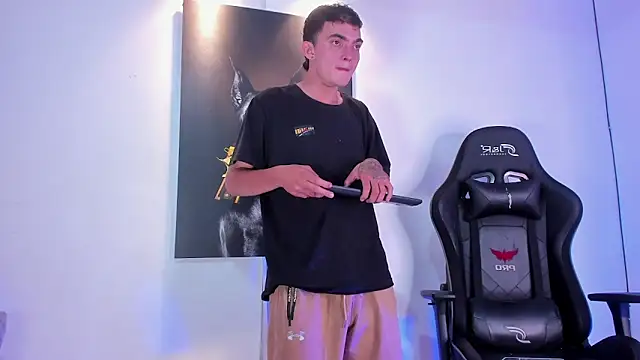 Snapshot of m0ntana777 chatting on 29, 11, 2025 m0ntana777 online show from 29, 11, 2025