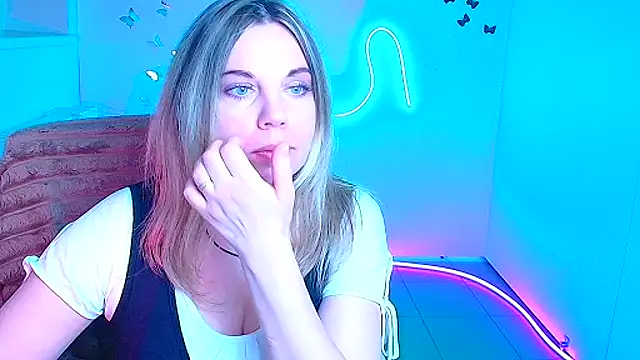 Amanda Swannn online show from 9, 4, 2026