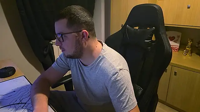 Snapshot of kevinnlovelly chatting on 1, 2, 2026 kevinnlovelly online show from 1, 2, 2026