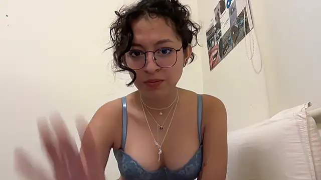 Alicatcua  online show from 6, 3, 2026