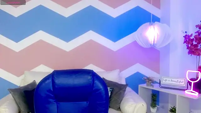 zahira1 online show from 4, 12, 2025