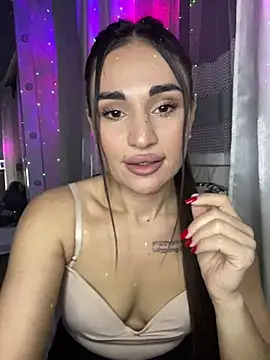 Snapshot of MonikaSi chatting on 4, 4, 2026 MonikaSi online show from 4, 4, 2026