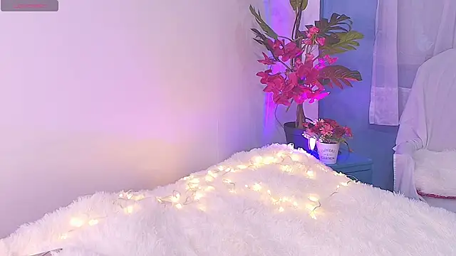 Katee Crownn online show from 3, 12, 2025