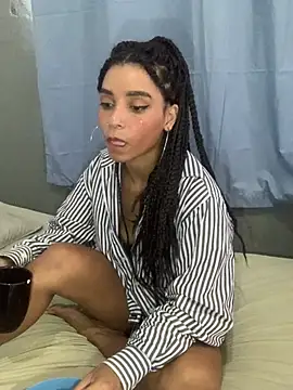 Lillith Bloom online show from 25, 2, 2026