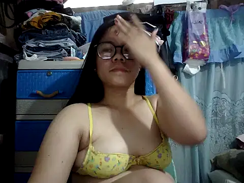 xxdreamgirl69 online show from 6, 4, 2026