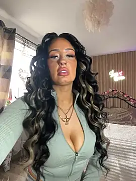 Lolaxox  online show from 19, 1, 2026