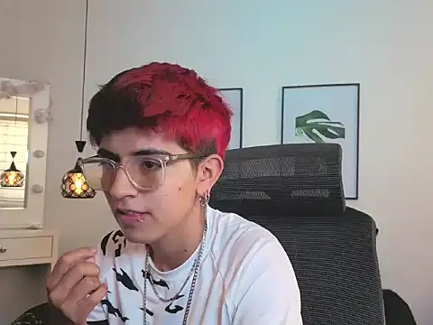 Snapshot of valeryevansvg chatting on 1, 12, 2025 valeryevansvg online show from 1, 12, 2025