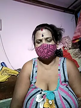 Snapshot of me-pari-hu chatting on 27, 4, 2026 me-pari-hu online show from 27, 4, 2026