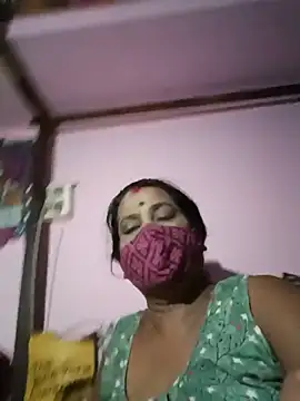 Snapshot of me-pari-hu chatting on 13, 5, 2026 me-pari-hu online show from 13, 5, 2026