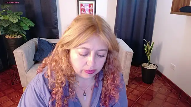 MilfArlet online show from 15, 1, 2026