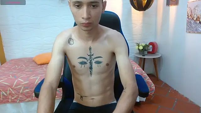 LucassSmith11 online show from 2, 12, 2025