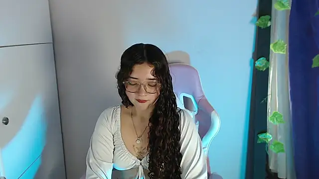 ZoeSinclair 5 online show from 3, 12, 2025