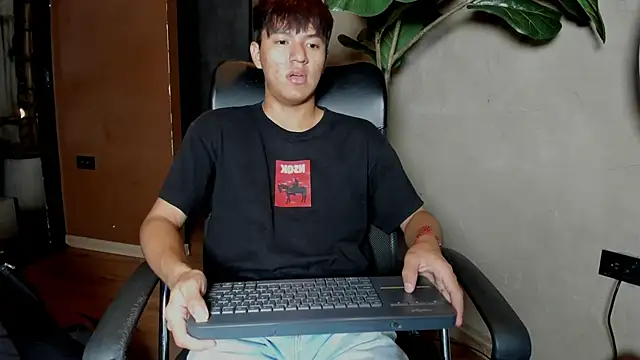 Snapshot of isaac_grimm chatting on 11, 2, 2026 isaac grimm online show from 11, 2, 2026