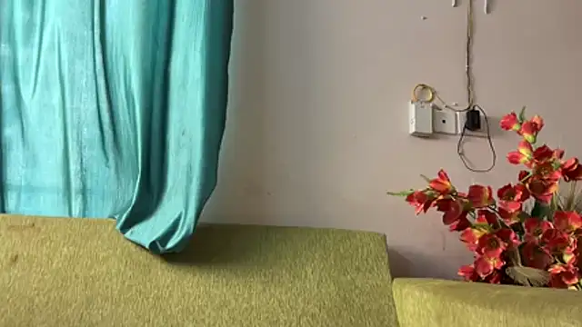 Piyyuu online show from 5, 4, 2026