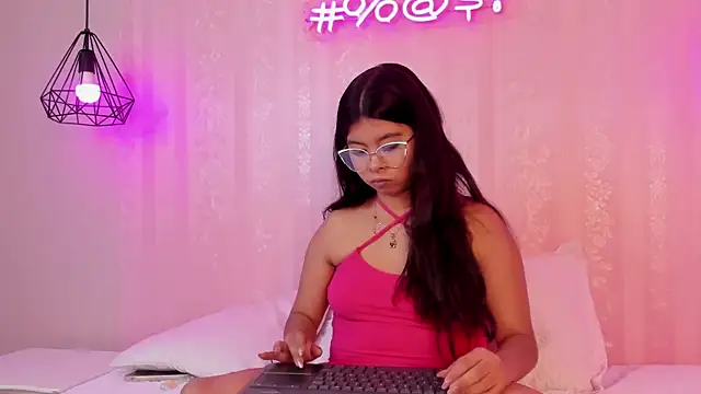 Scarletrose  online show from 1, 12, 2025