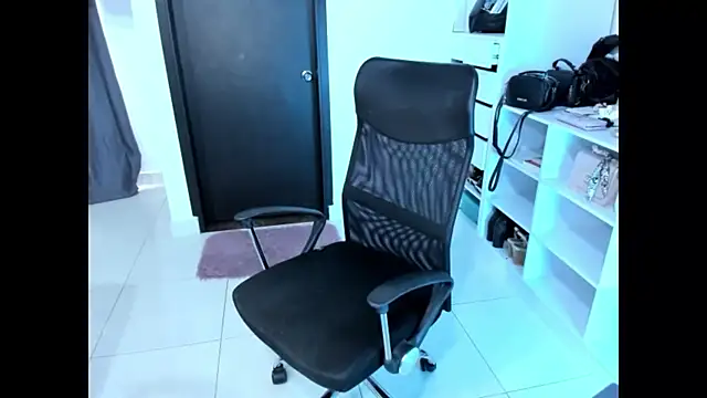 cristina697 online show from 3, 12, 2025