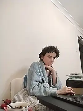Amy01112 online show from 19, 7, 2026