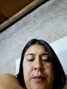 Estefanny Lolyy online show from 17, 4, 2026