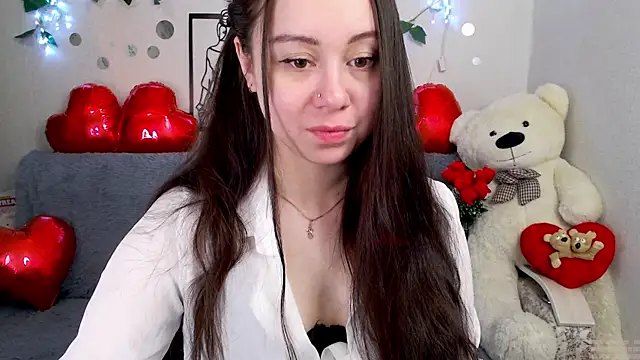 AlinaEleven online show from 13, 4, 2026