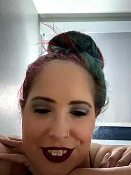 Snapshot of IconicBaddie chatting on 1, 12, 2025 IconicBaddie online show from 1, 12, 2025