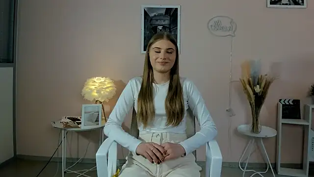 Snapshot of BobbyeEwell chatting on 2, 12, 2025 BobbyeEwell online show from 2, 12, 2025