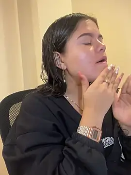 Camila Duarte2 online show from 15, 4, 2026