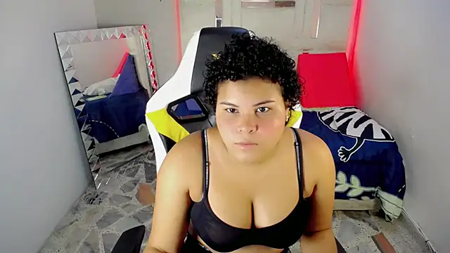 Baileyy  online show from 4, 12, 2025