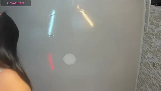 isa bellaax online show from 15, 12, 2025