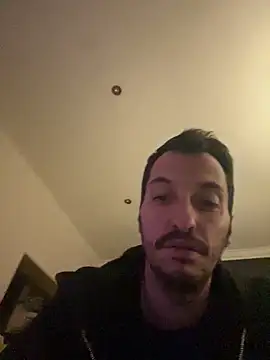 Snapshot of andresbale chatting on 7, 5, 2026 andresbale online show from 7, 5, 2026