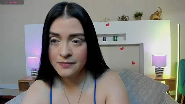 Snapshot of AnikaRomanoff_ chatting on 8, 5, 2026 AnikaRomanoff online show from 8, 5, 2026