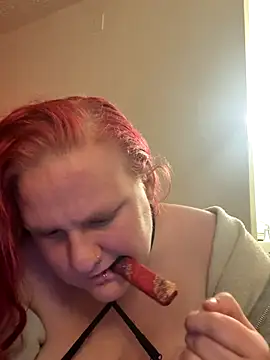 Snapshot of ivylynn420 chatting on 2, 12, 2025 ivylynn420 online show from 2, 12, 2025