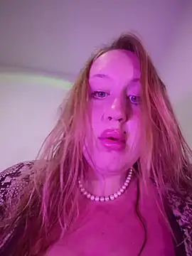 Snapshot of ElonaFox chatting on 3, 3, 2026 ElonaFox online show from 3, 3, 2026