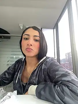 Snapshot of lya__brown chatting on 22, 5, 2026 lya brown online show from 22, 5, 2026