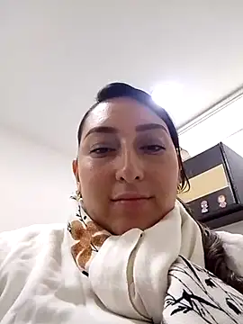 Valeria montana  online show from 5, 2, 2026