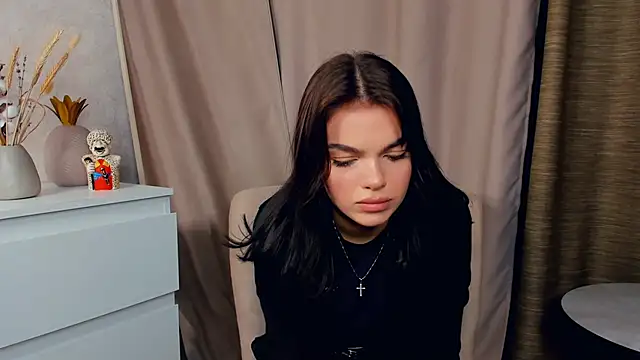 CIaritaJowers online show from 4, 12, 2025