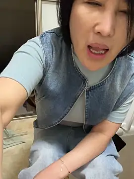 Snapshot of luckybaby666999 chatting on 5, 5, 2026 luckybaby666999 online show from 5, 5, 2026