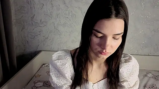 Snapshot of Laura_Sunday chatting on 18, 3, 2026 Laura Sunday online show from 18, 3, 2026