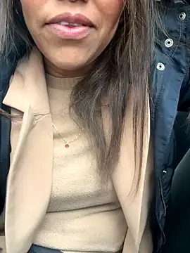 Snapshot of Bambolinastella chatting on 22, 12, 2025 Bambolinastella online show from 22, 12, 2025