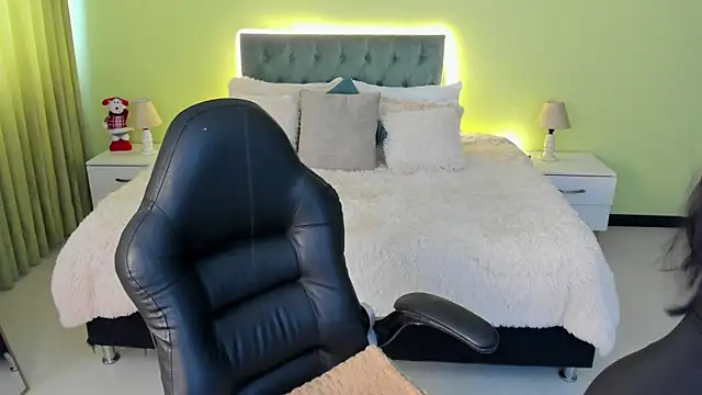 Celeste Rous   online show from 20, 12, 2025