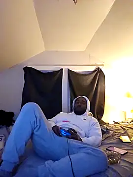 iLOVETRAY96 online show from 16, 12, 2025